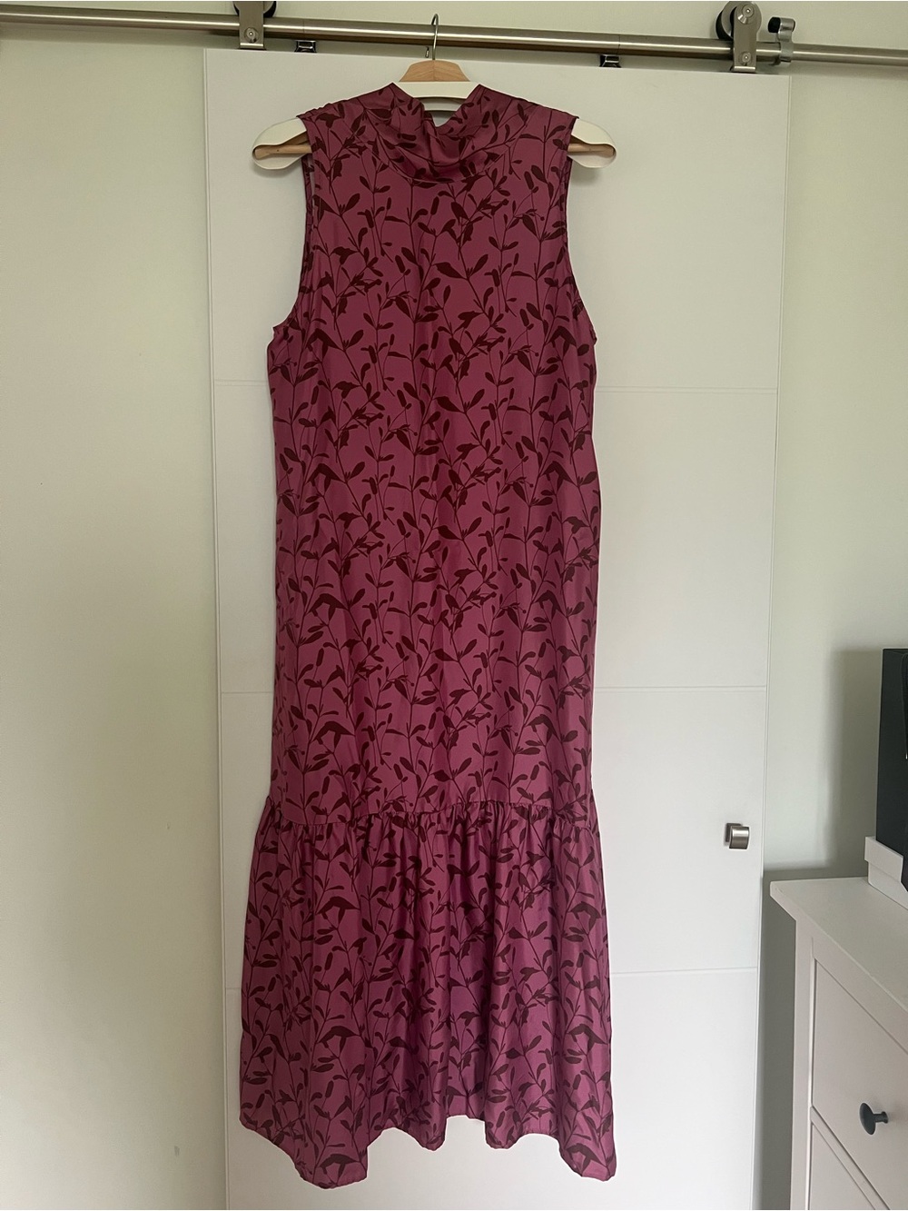 Sleeveless High-Neck Pink Floral Silk Dress - Picture 6 of 9